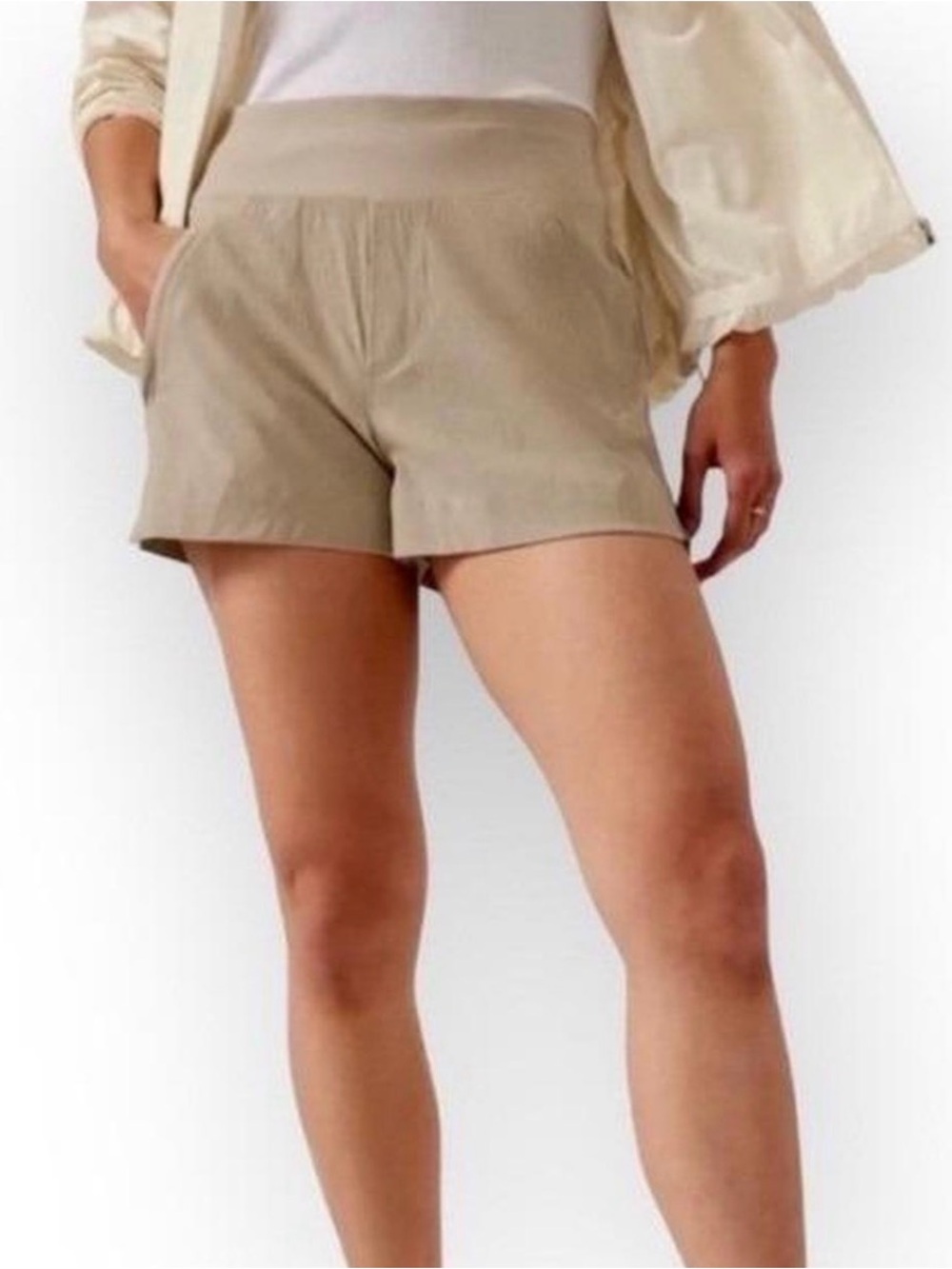 Athleta Trekkie North 3.5” Shorts Khaki Zip Pockets Pull On Granola Women’s 6
